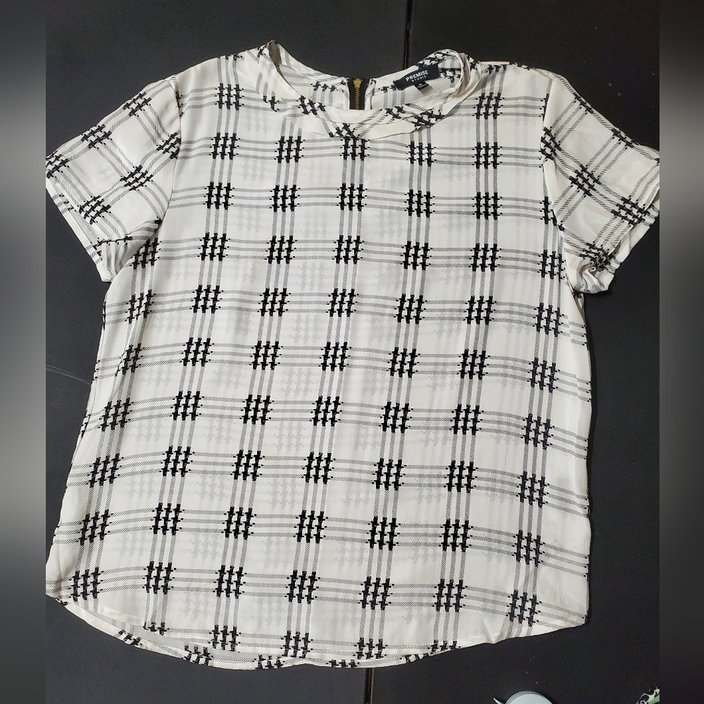 Premise Studio Black White Plaid Blouse Medium Short Sleeve Work Top